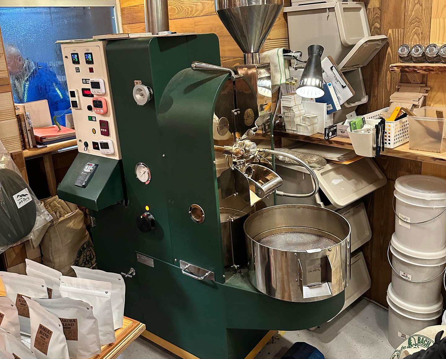 #worldcoffeetour still alive with a late night hakuba edition, amazing little coffee roaster.