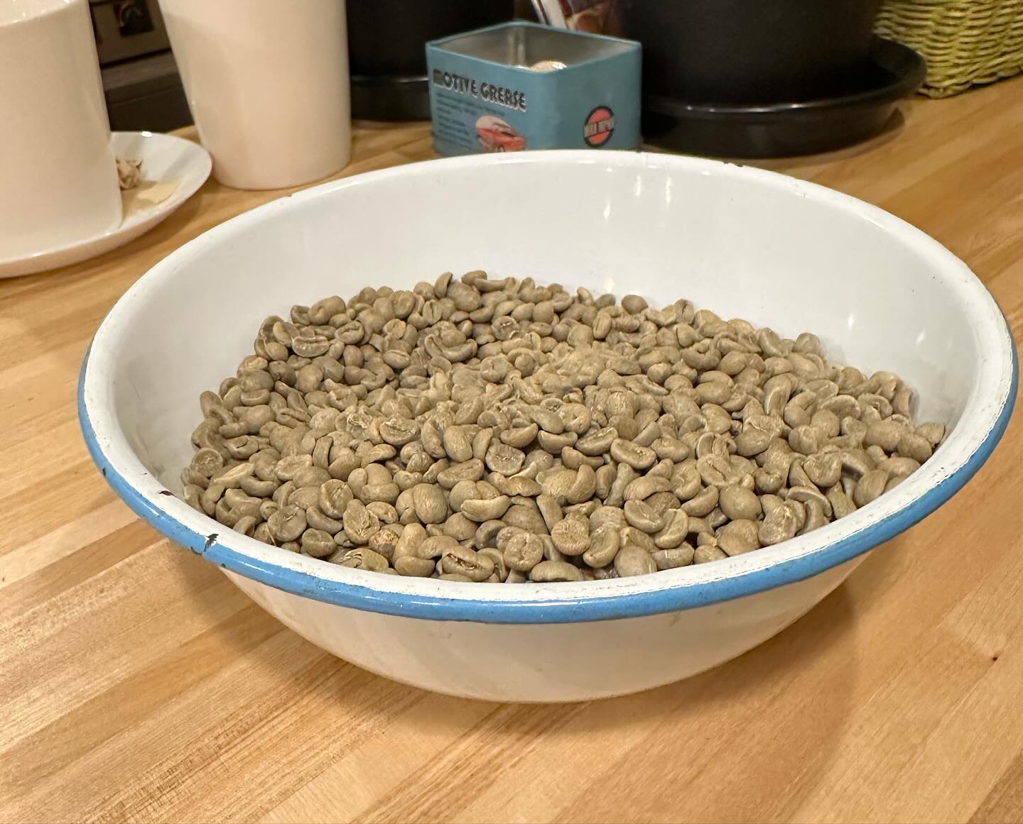 #worldcoffeetour still alive with a late night hakuba edition, amazing little coffee roaster.