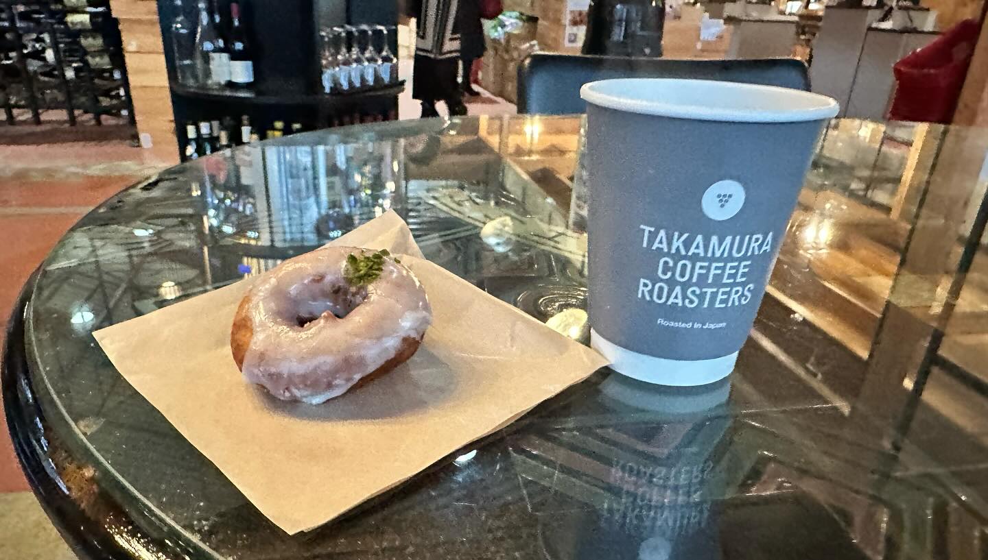Another excellent stop on the #worldcoffeetour this super cool spot boasts freshly roasted beans and wine by the glass, and delicious donuts.