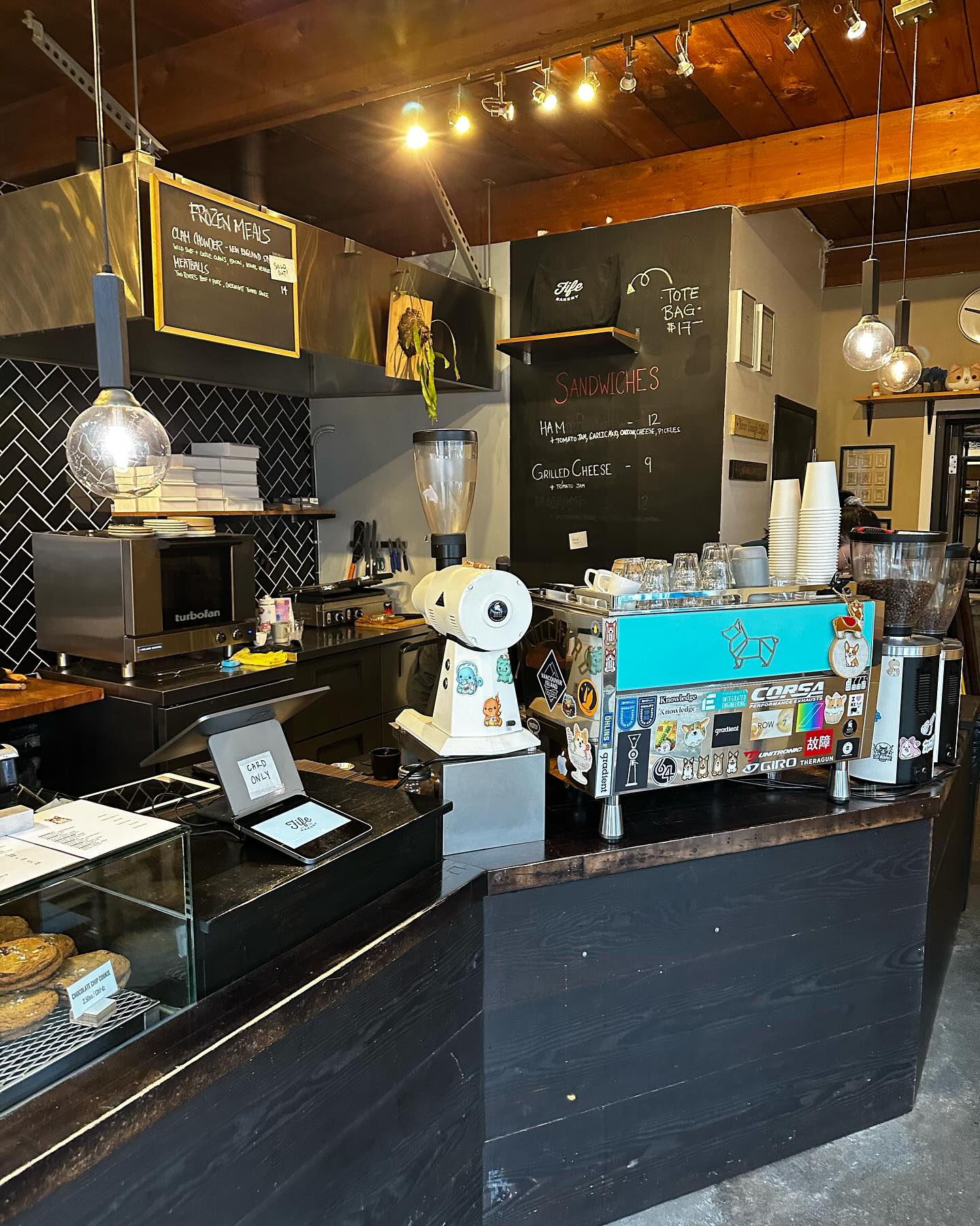 Just cause I'm home doesn't mean the coffee posts will stop, incredible pour over and sweet treats at @fifebakery in mount pleasant. #worldcoffeetour