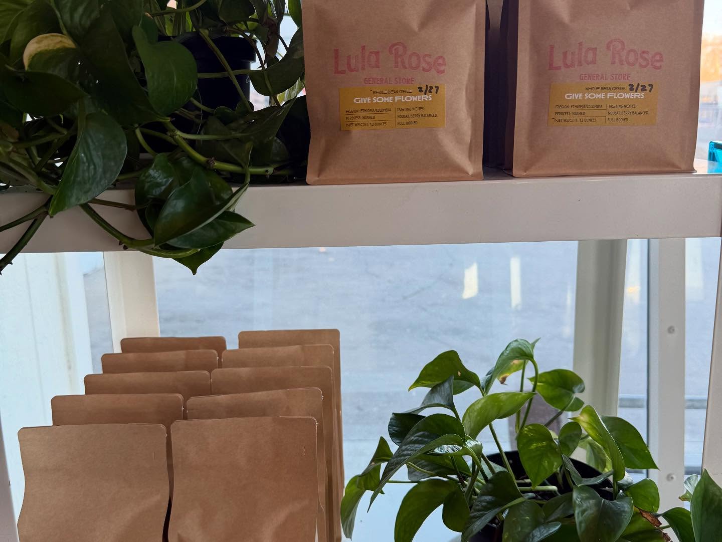 Off to Copper Mountain for the first ski day of the trip, but first a quick stop on the #worldcoffeetour - @lularosegeneral cute cafe in Denver with great breakfast sandos and delicious beans.