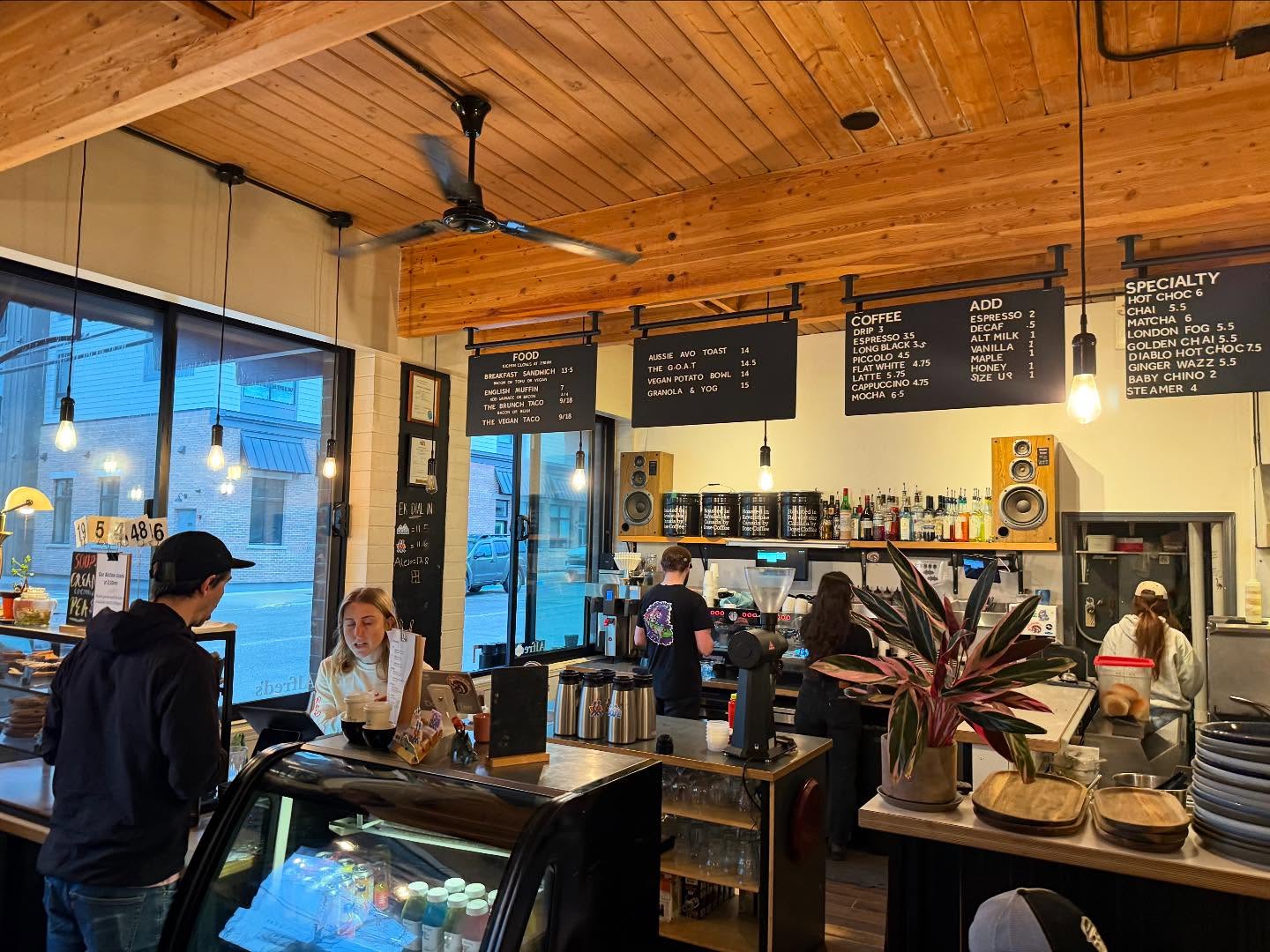 Been a lil silent on socials this week as I've been busy getting after it, great stop on the #worldcoffeetour in revelstoke, @dosecoffeerevelstoke fantastic sammmiches, and it turns into a stellar I