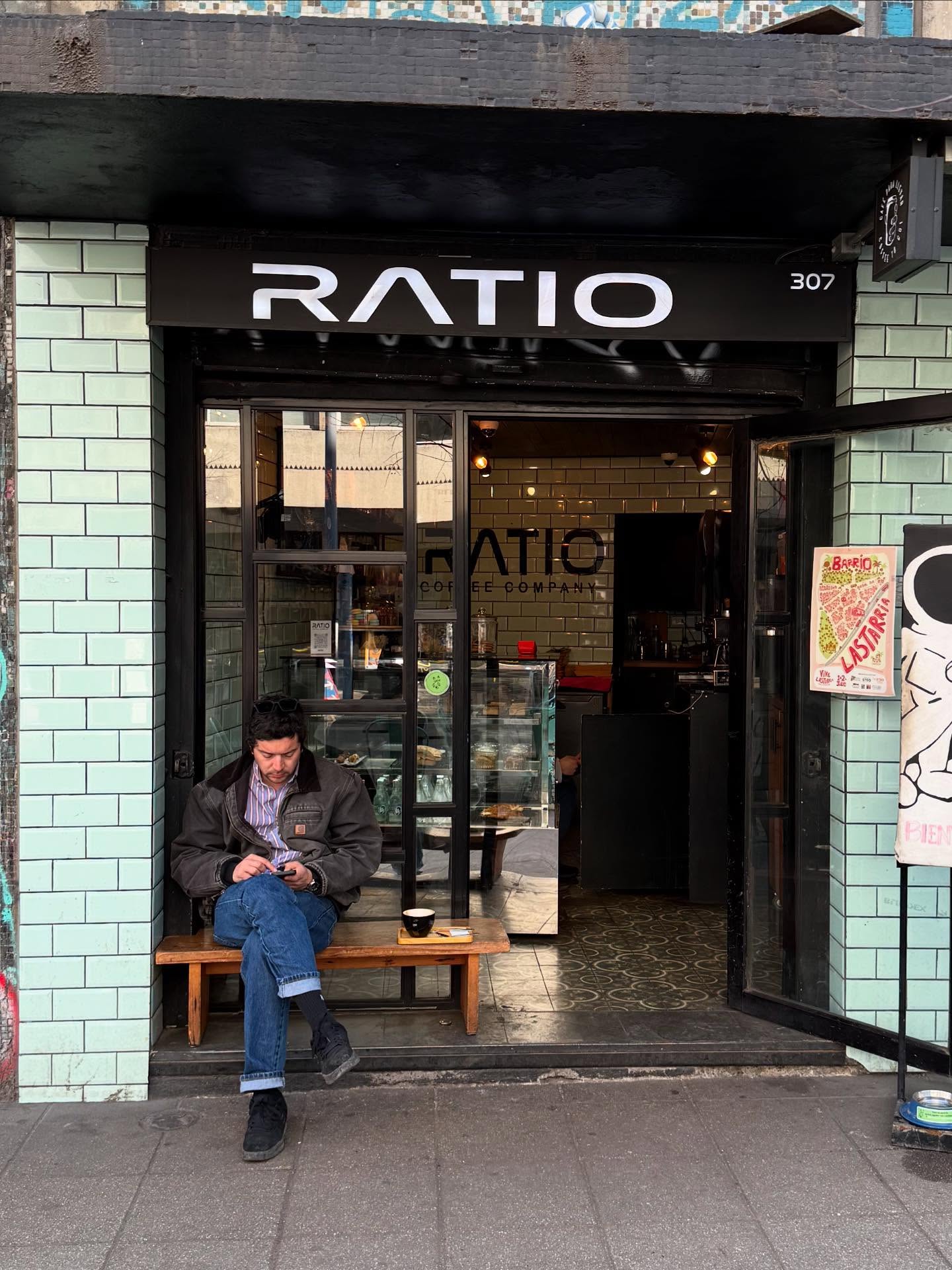 @tinaaluu now firmly arrived we started off the day with a bit of light work (I supervised Claude through some tricky state machine work) now off to wander with a coffee in hand from this great spot n