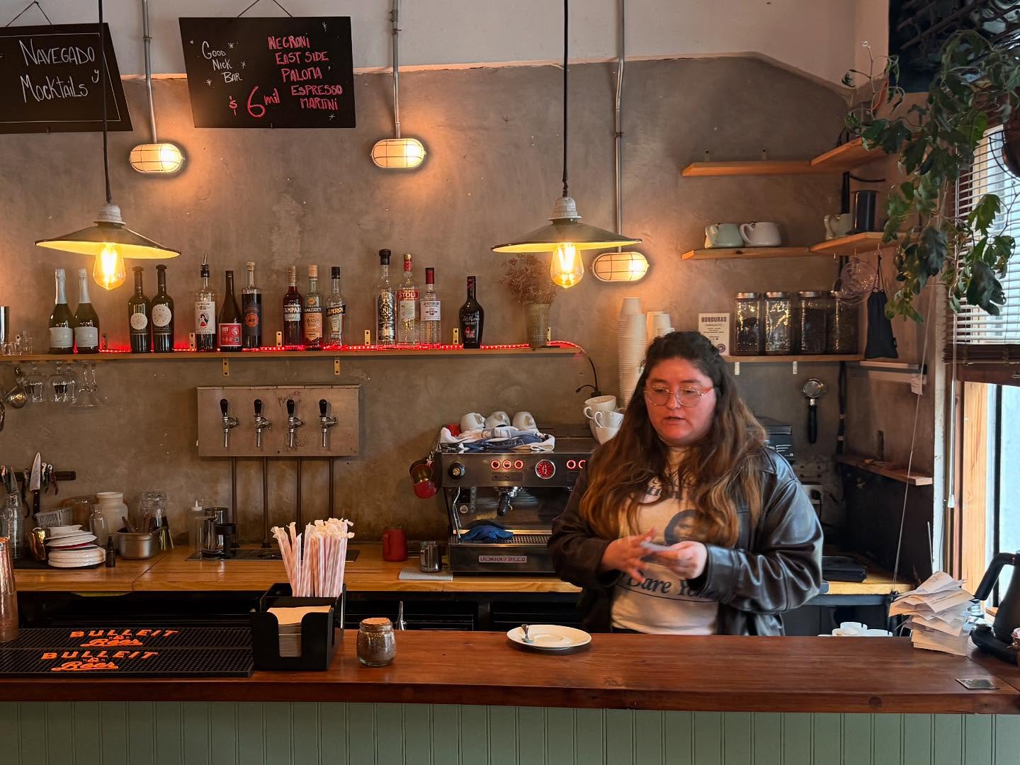 First good coffee I've had in a hot minute, @goodnickbar in Viña del Mar, @tinaaluu is doing a spot of work so I decided to get back on my shit and hunt down a good cafe for a stop on the #worldcof