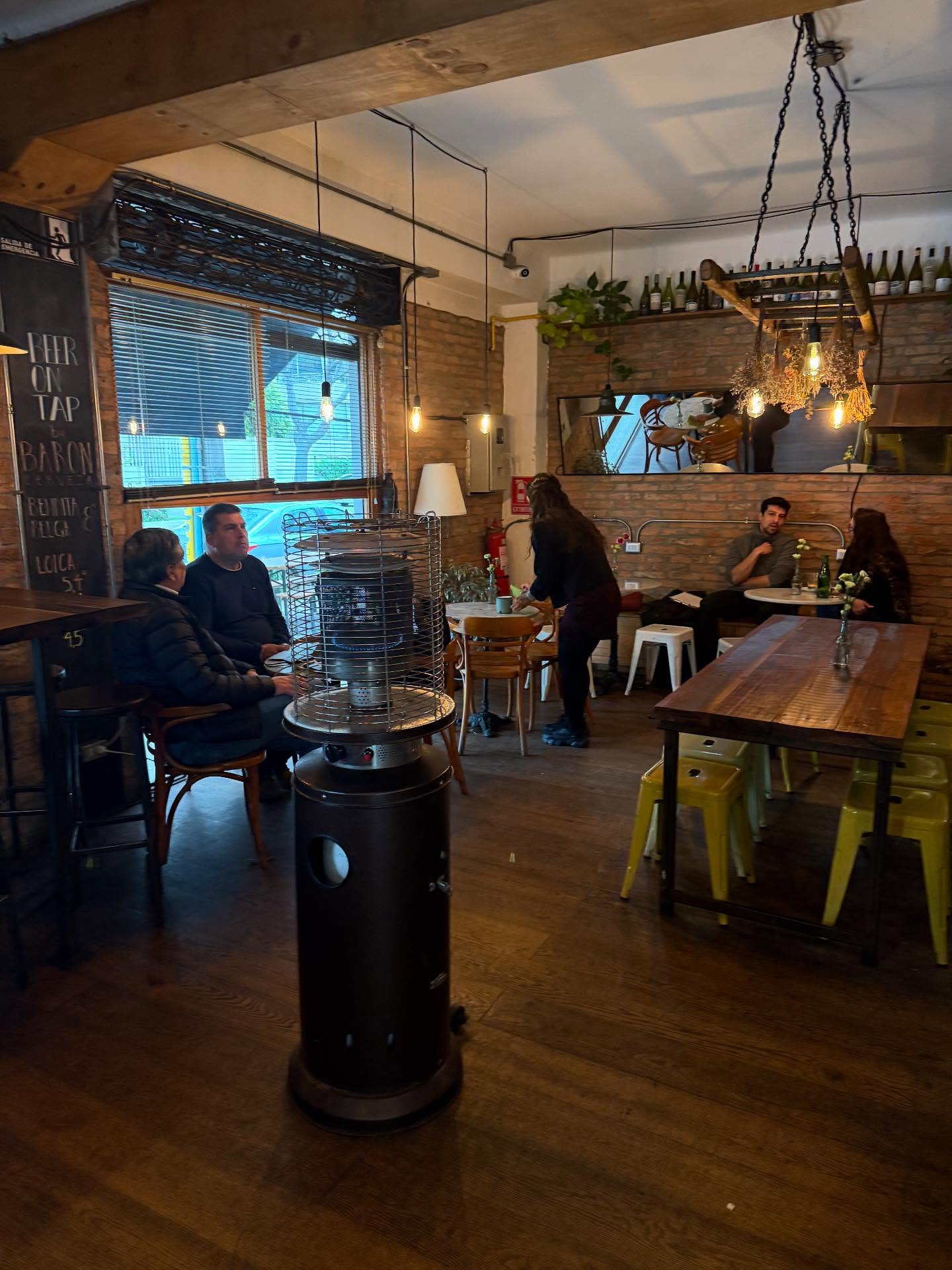 First good coffee I've had in a hot minute, @goodnickbar in Viña del Mar, @tinaaluu is doing a spot of work so I decided to get back on my shit and hunt down a good cafe for a stop on the #worldcof